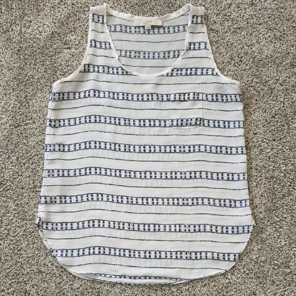 LOFT Women's Navy and White Patterned Tank Top